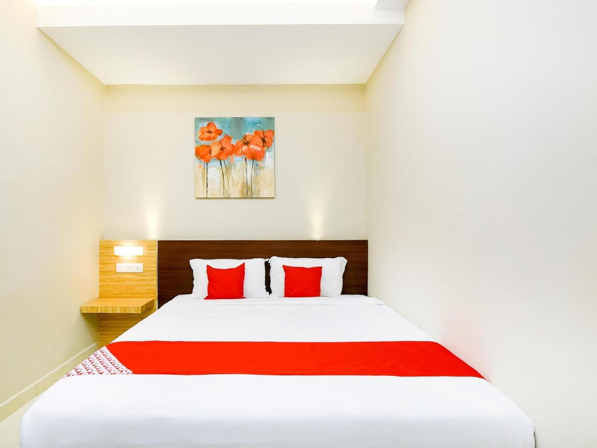 Oyo 1023 La Mirina Boutique Inn Екстер'єр фото