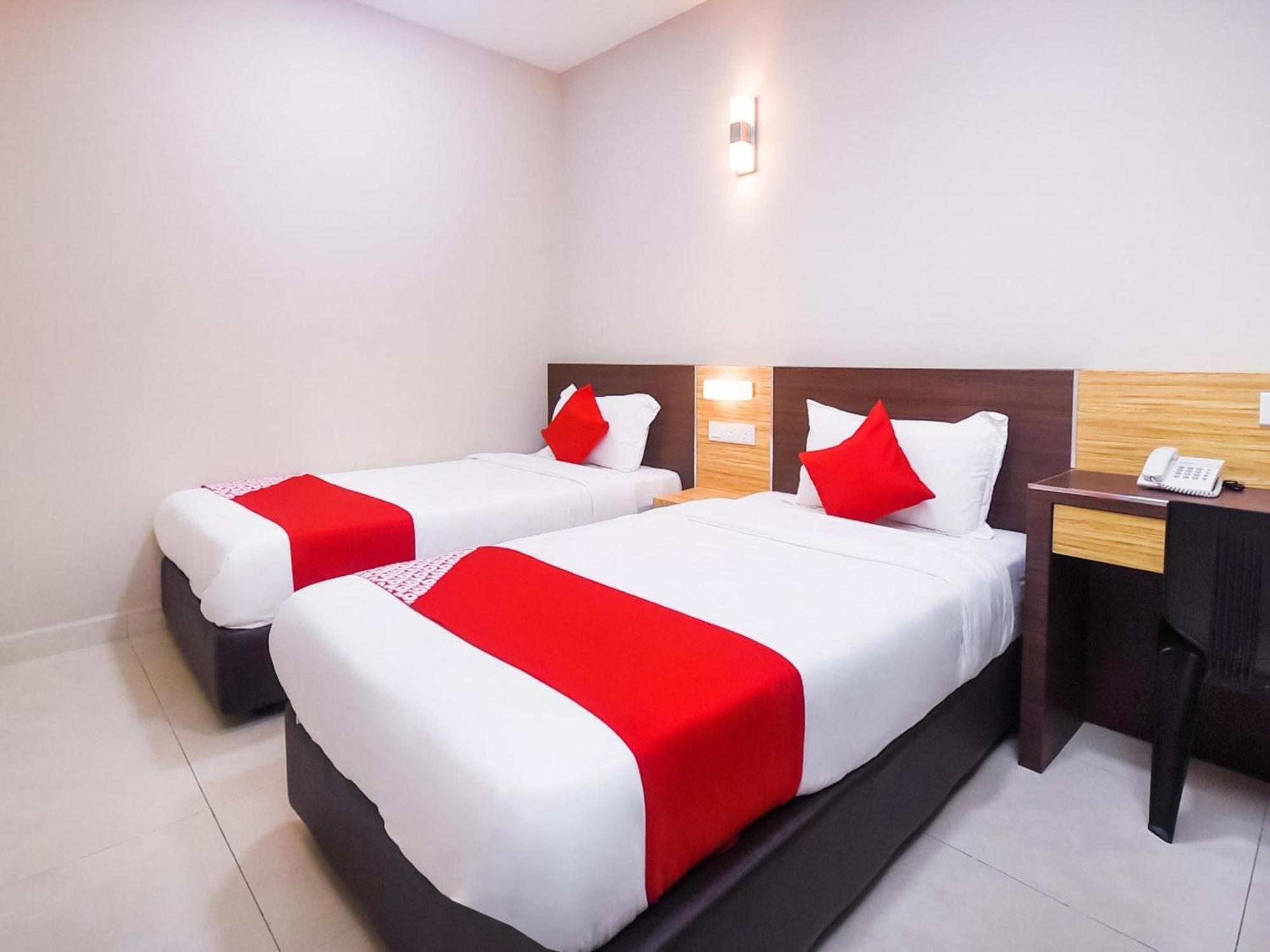 Oyo 1023 La Mirina Boutique Inn Екстер'єр фото