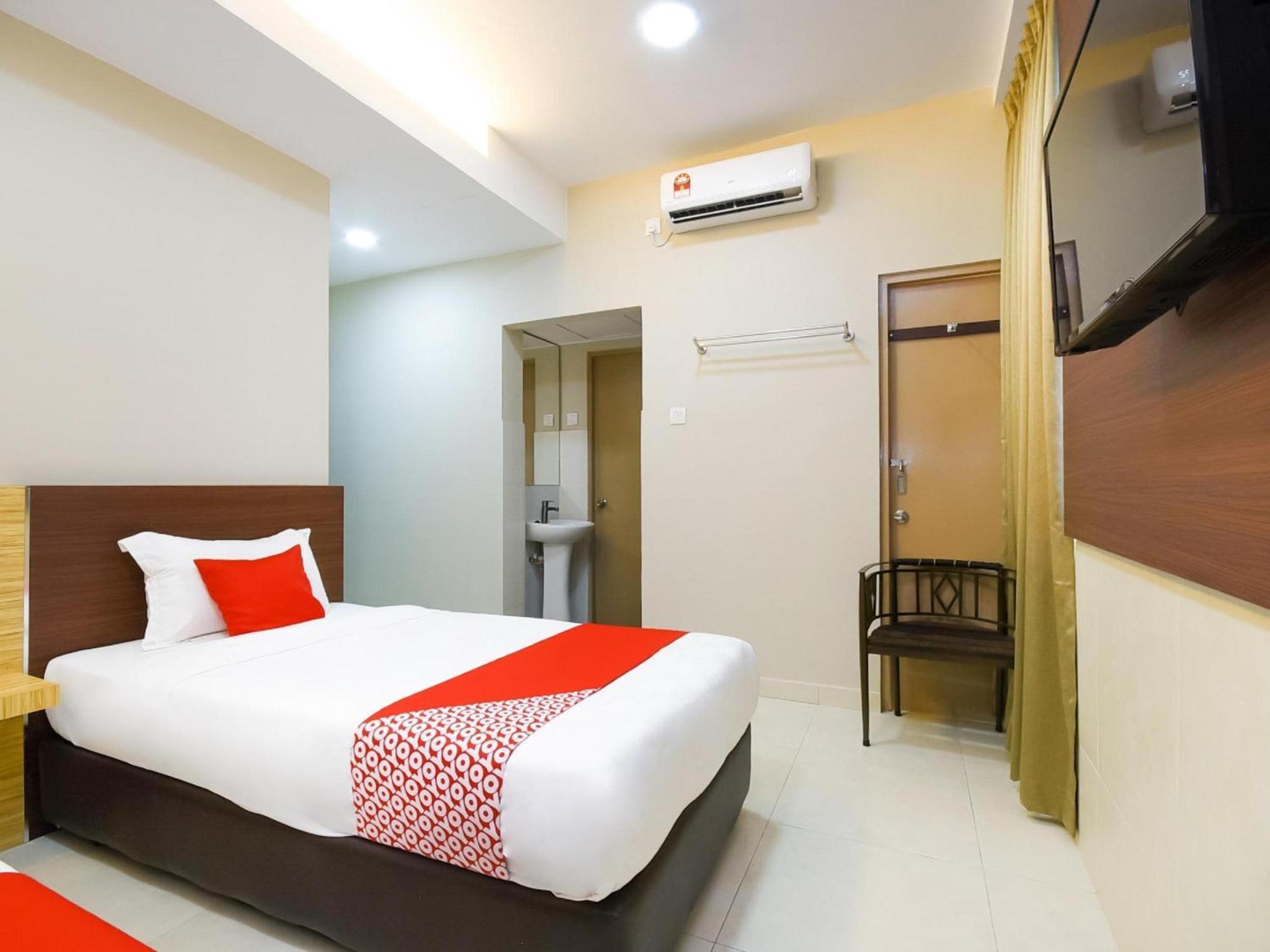 Oyo 1023 La Mirina Boutique Inn Екстер'єр фото