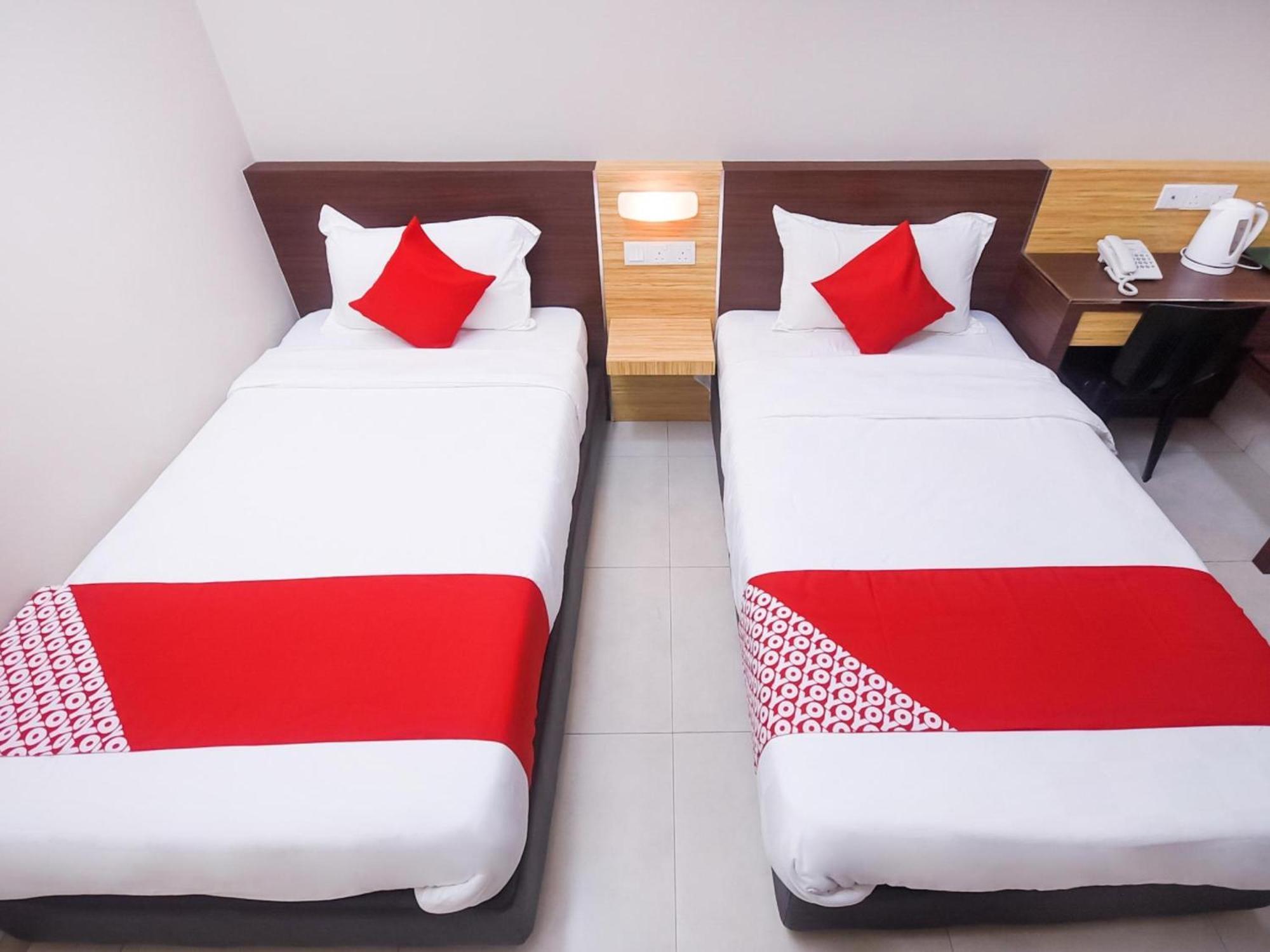 Oyo 1023 La Mirina Boutique Inn Екстер'єр фото
