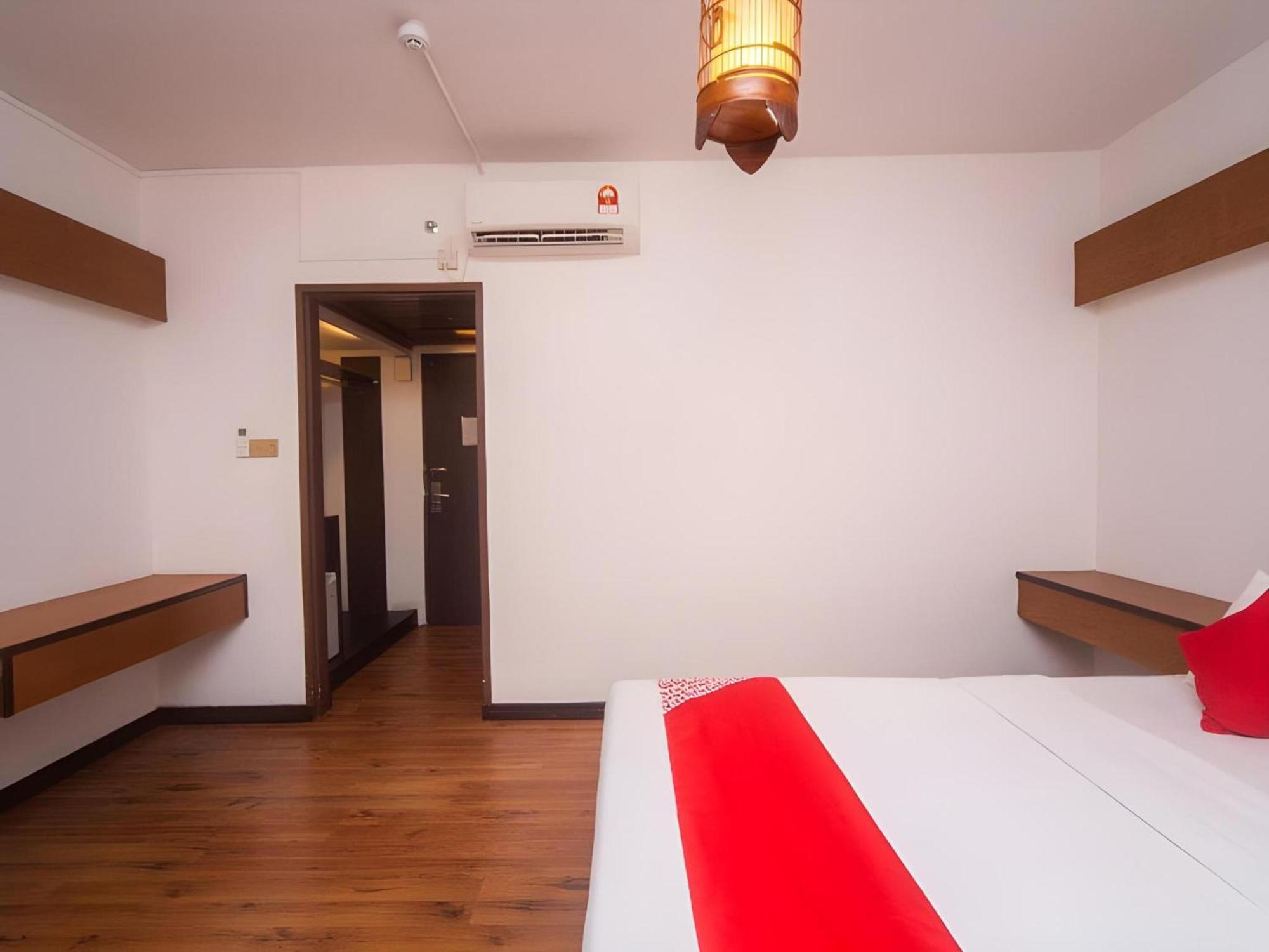 Oyo 1023 La Mirina Boutique Inn Екстер'єр фото