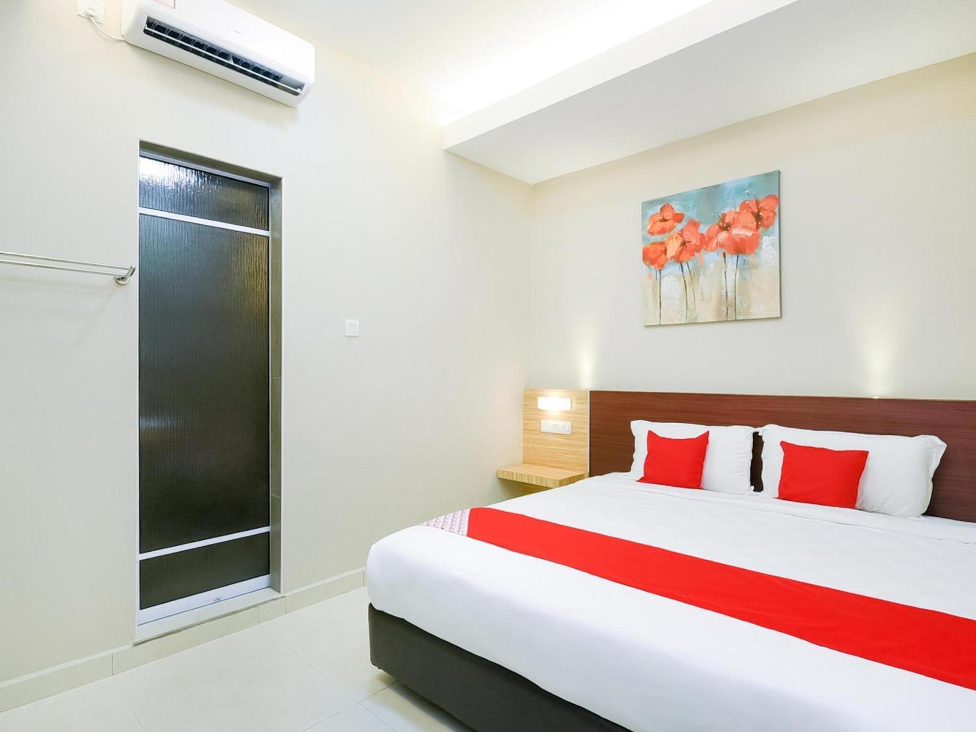 Oyo 1023 La Mirina Boutique Inn Екстер'єр фото