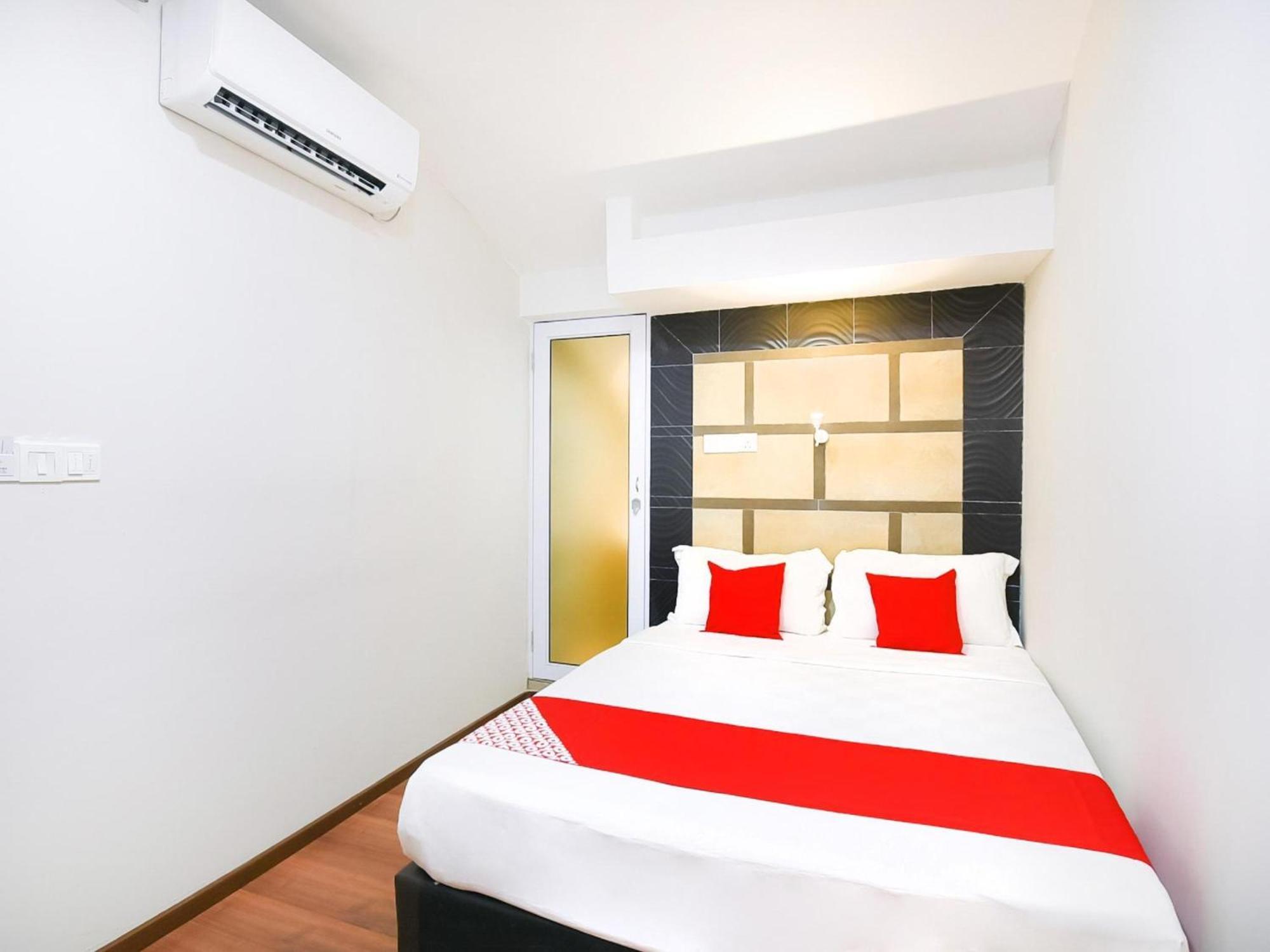 Oyo 1023 La Mirina Boutique Inn Екстер'єр фото