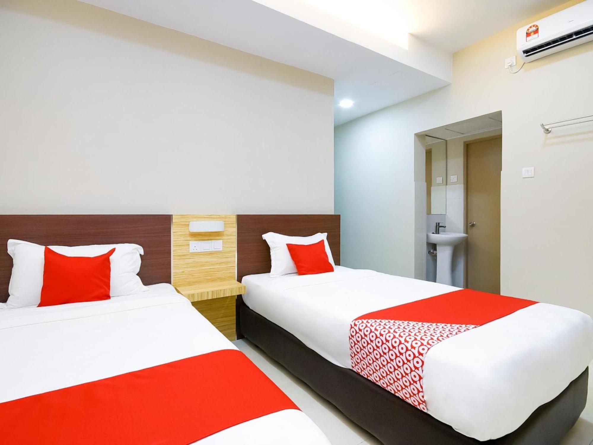 Oyo 1023 La Mirina Boutique Inn Екстер'єр фото