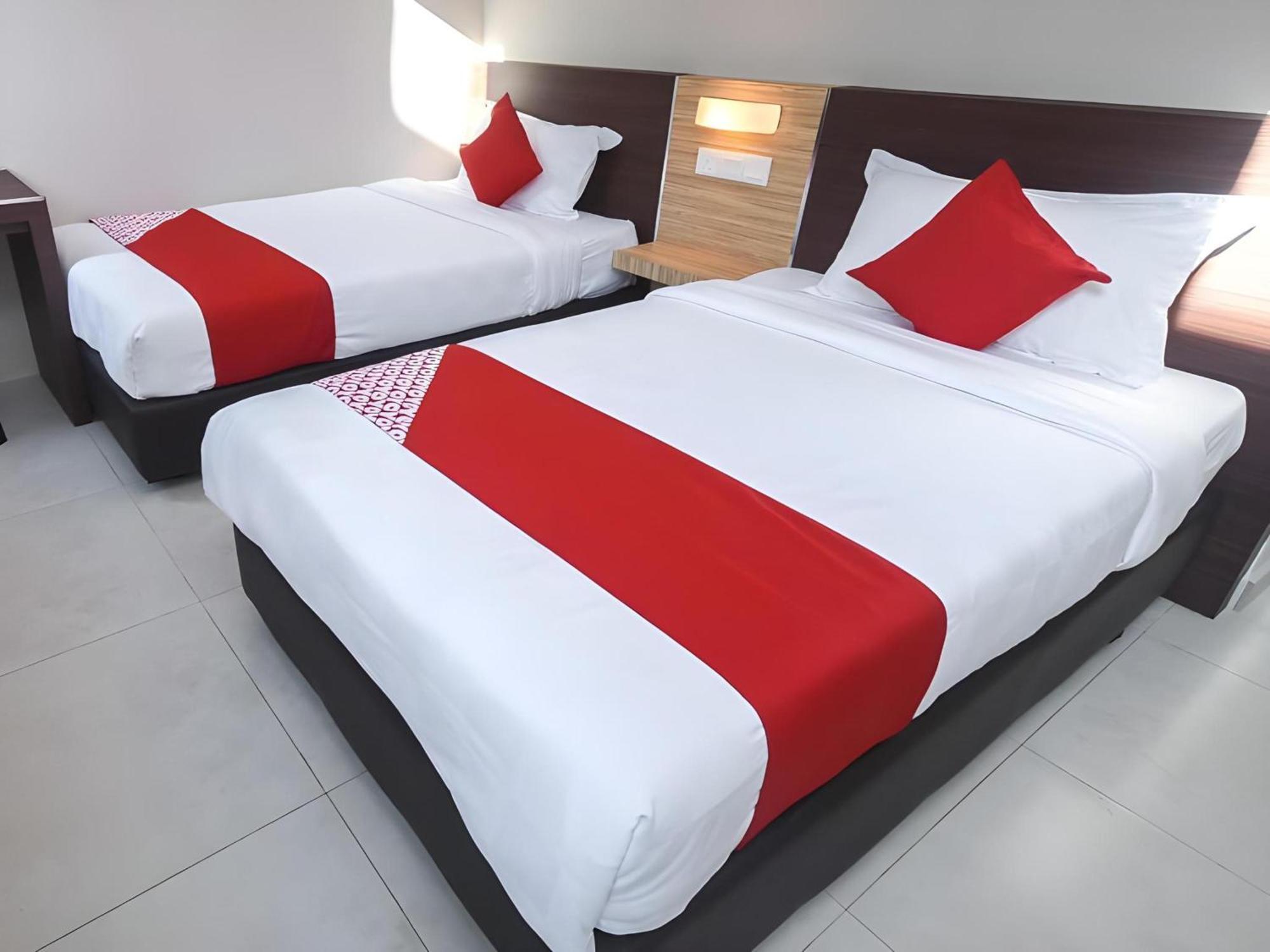 Oyo 1023 La Mirina Boutique Inn Екстер'єр фото