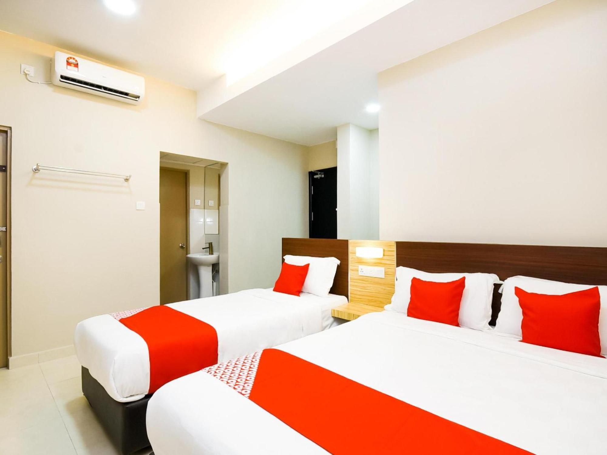 Oyo 1023 La Mirina Boutique Inn Екстер'єр фото
